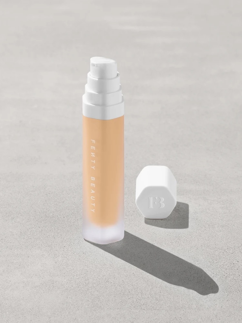 Fenty Beauty Soft Lit Naturally Luminous Longwear Foundation Shade 210 New